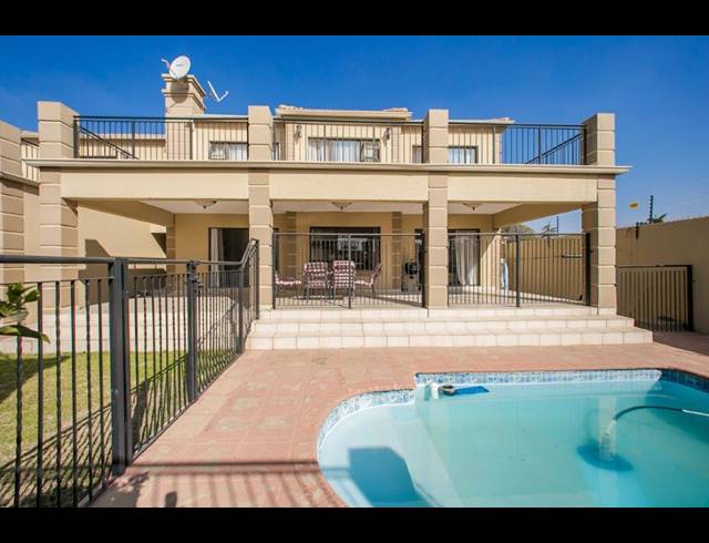 4 BEDROOM HOUSE TO LET IN BROADACRES
